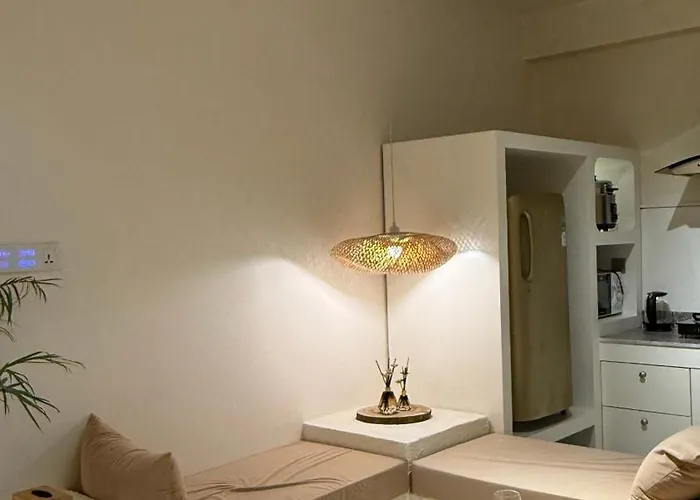 Luxury 2bhk Escape With Hot Tub