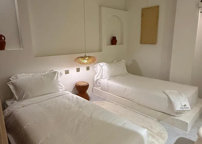 Luxury 2bhk Escape With Hot Tub