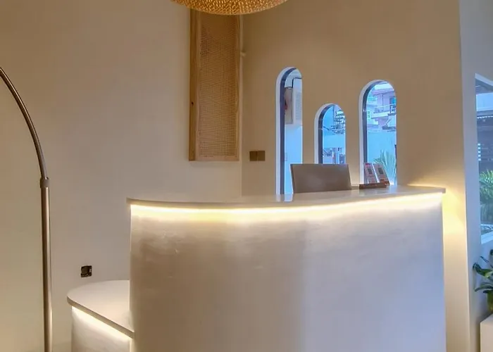 Luxury 2bhk Escape With Hot Tub * Katmandou