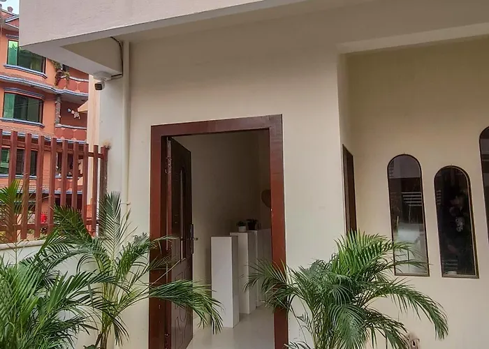 Couette-café Luxury 2bhk Escape With Hot Tub